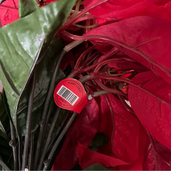 16 NEW Poinsettia Bundles - Picture 6 of 8